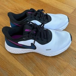Nike Sneakers Women’s 7